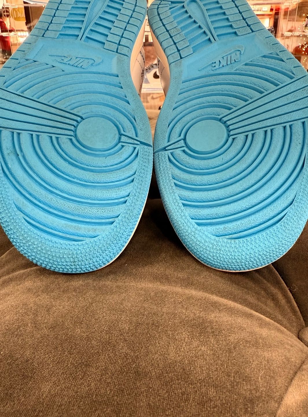 Air Jordan 1 Retro High Off-White University Blue - Usato 9/10 - Image 8