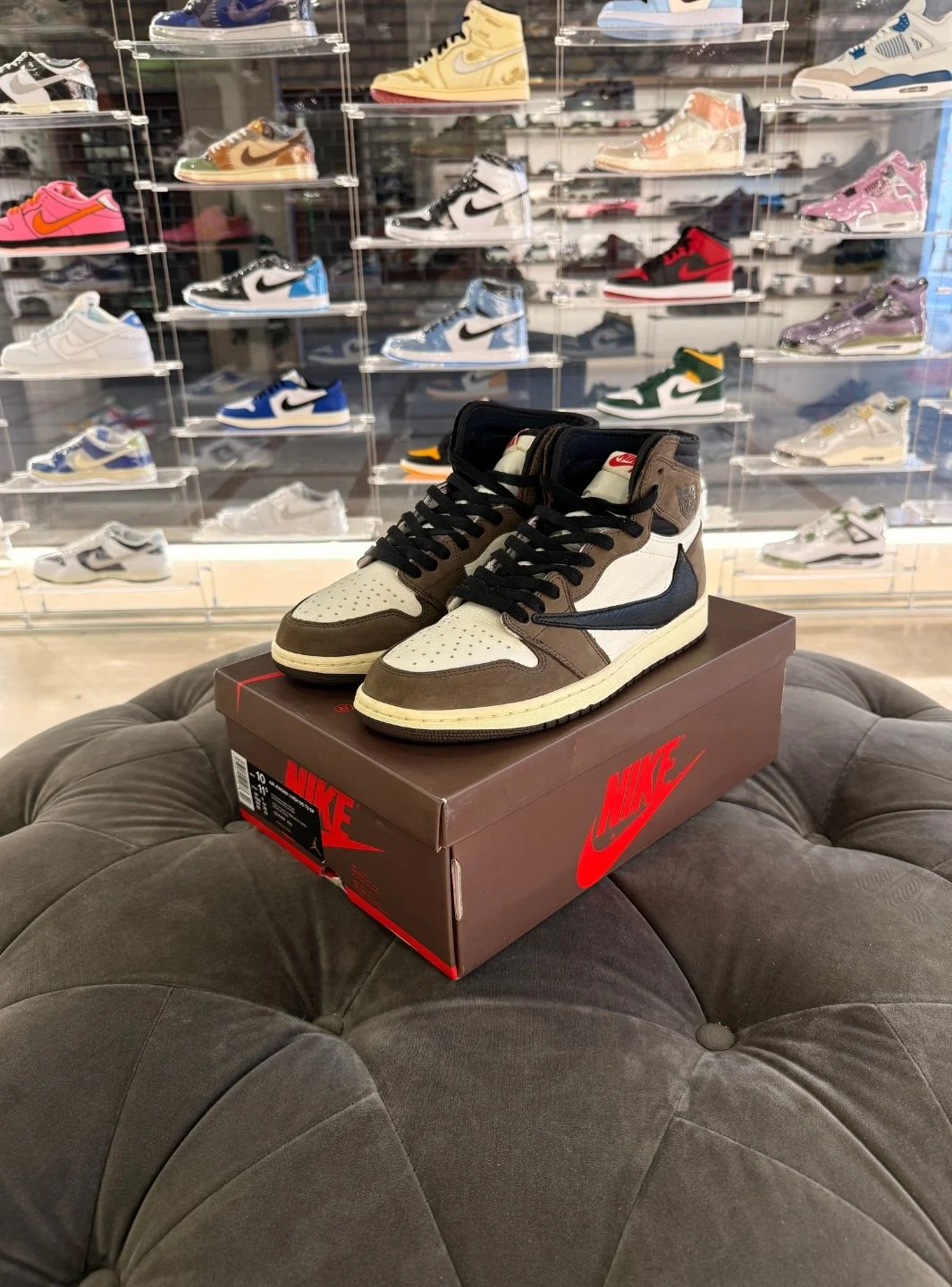 Air Jordan 1 Retro High OG SP Travis Scott Mocha - Usato 9.9/10 - Image 15