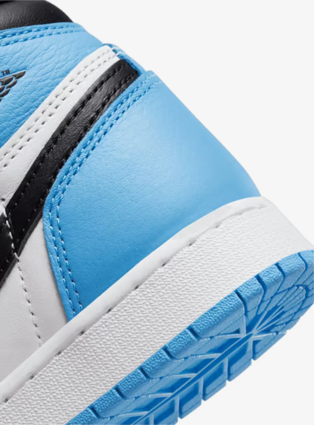 Air Jordan 1 Retro High OG UNC Toe (GS) - Image 6