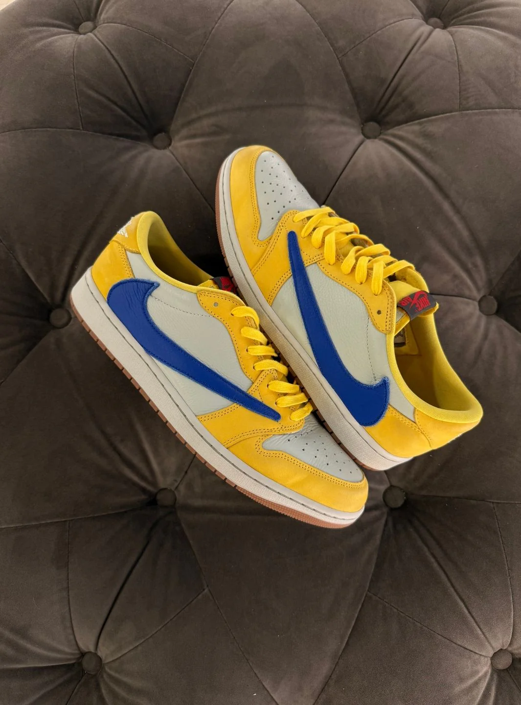 Air Jordan 1 Retro Low OG SP Travis Scott Canary - Usato 9.5/10 - Image 2