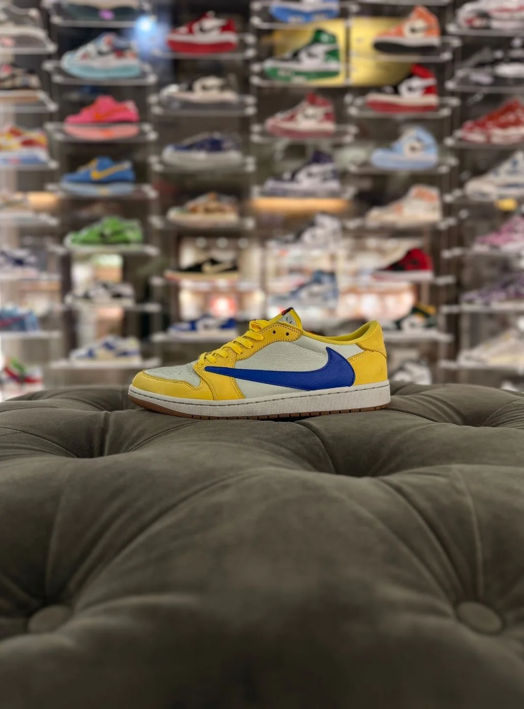 Air Jordan 1 Retro Low OG SP Travis Scott Canary - Usato 9.5/10