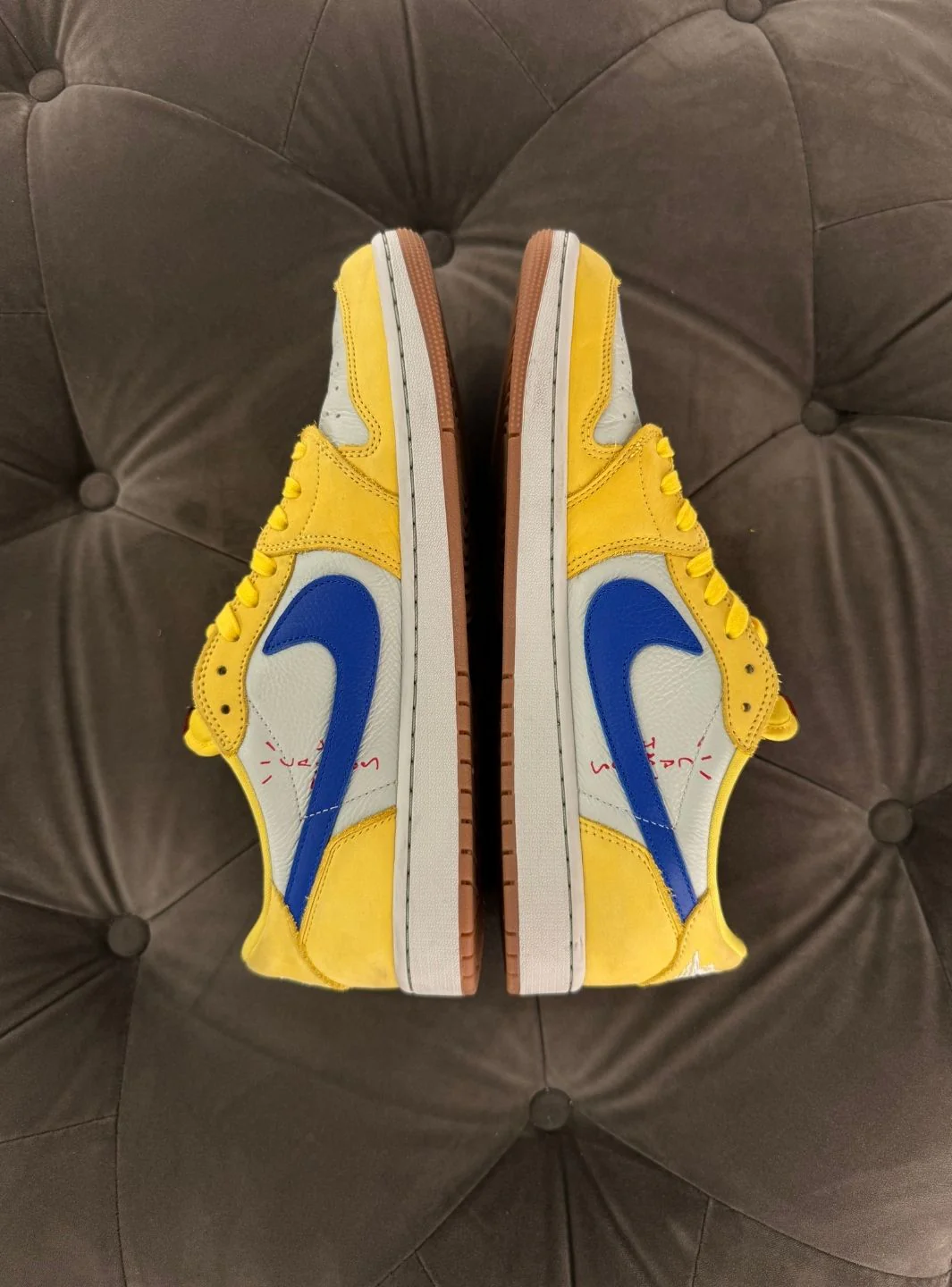 Air Jordan 1 Retro Low OG SP Travis Scott Canary - Usato 9.5/10 - Image 4