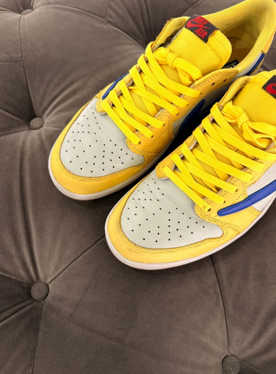 Air Jordan 1 Retro Low OG SP Travis Scott Canary - Usato 9.5/10 - Image 7