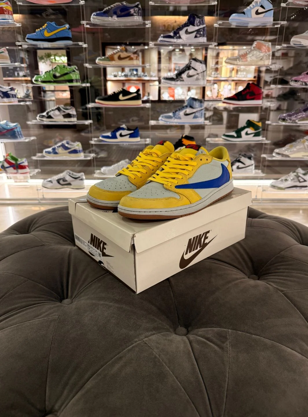 Air Jordan 1 Retro Low OG SP Travis Scott Canary - Usato 9.5/10 - Image 9