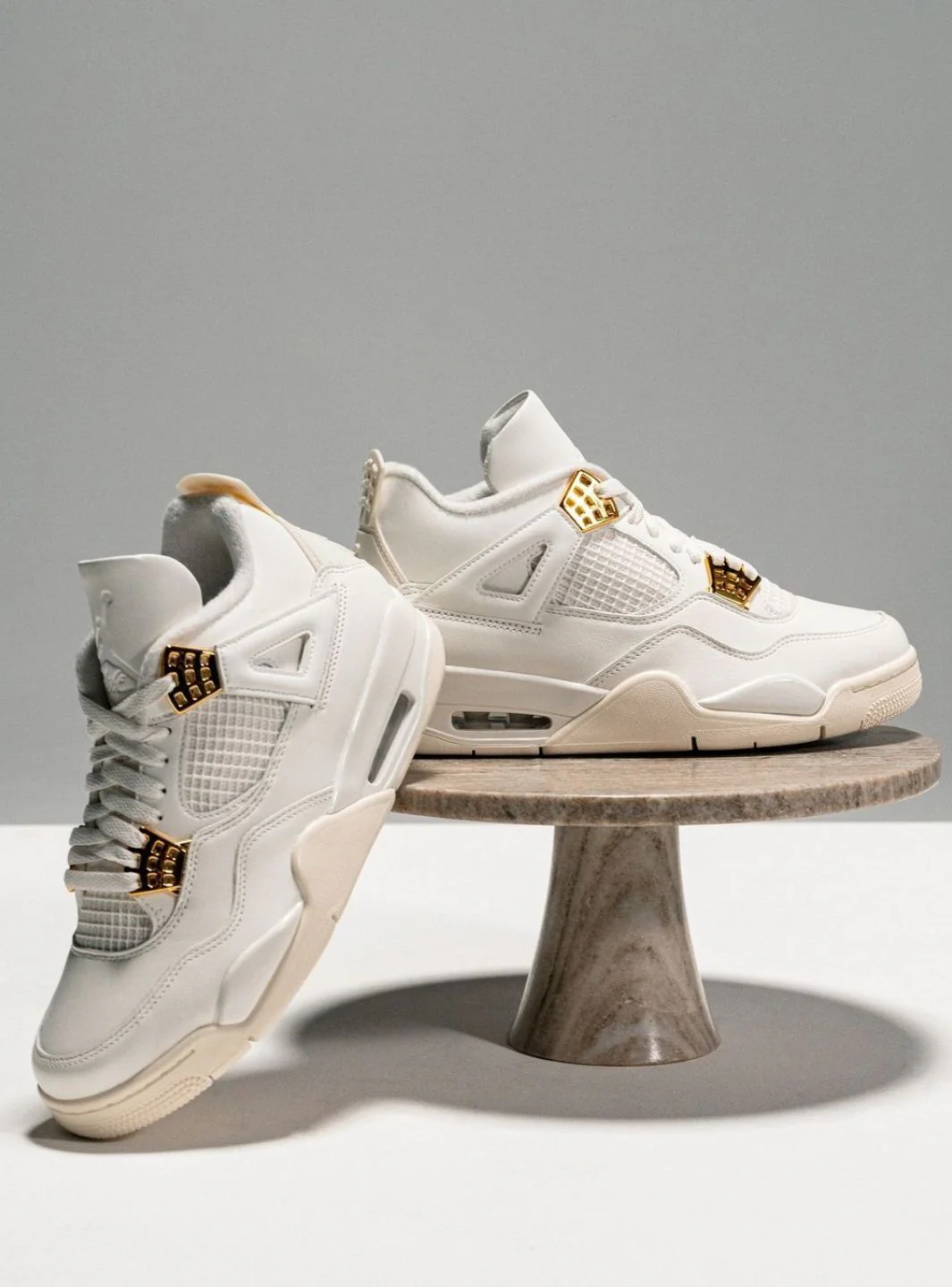 Air Jordan 4 Retro Metallic Gold - Image 10