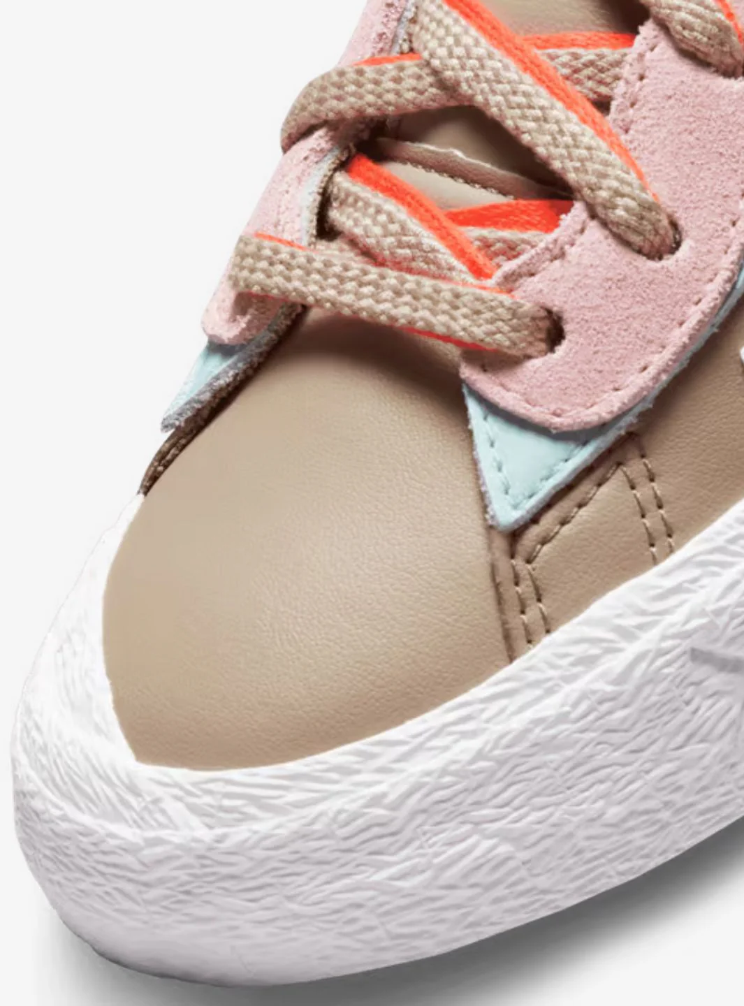 Nike Blazer Low Sacai KAWS Reed - Image 3