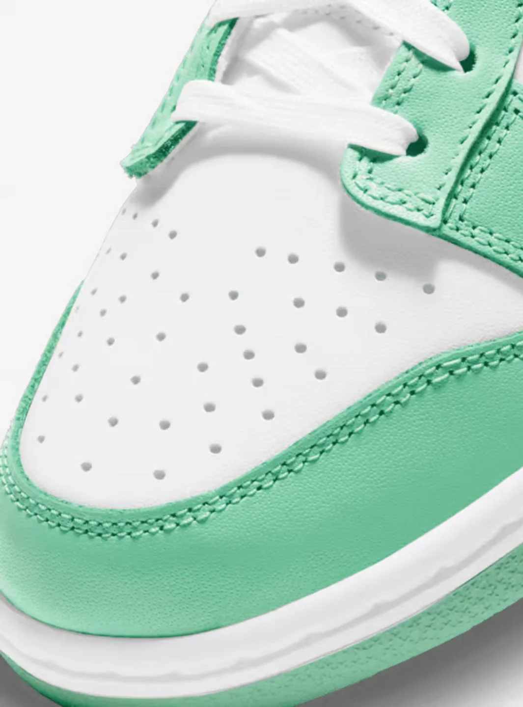 Nike Dunk Low Green Glow (W) - Image 3