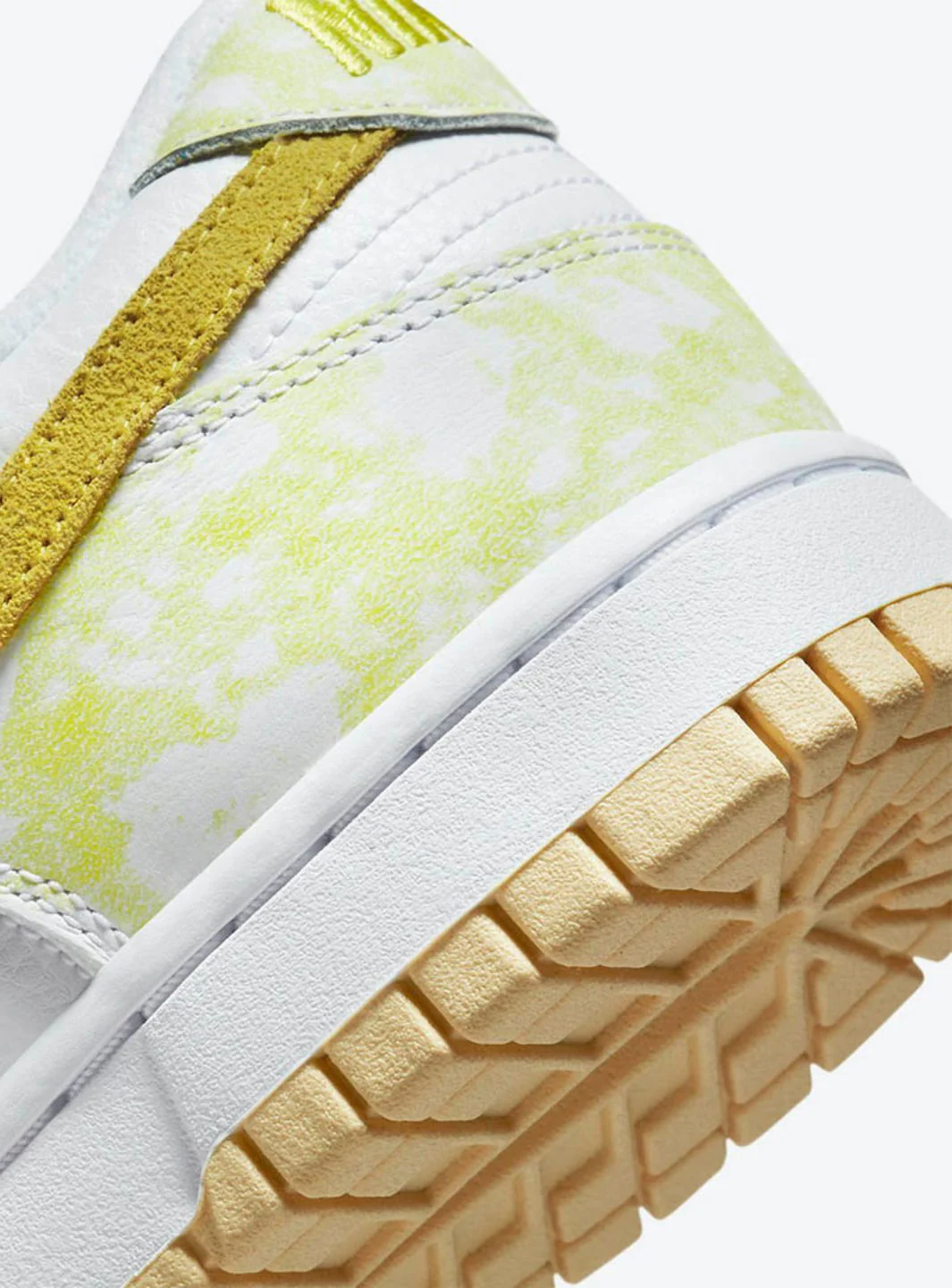 Nike Dunk Low Yellow Strike - Image 5