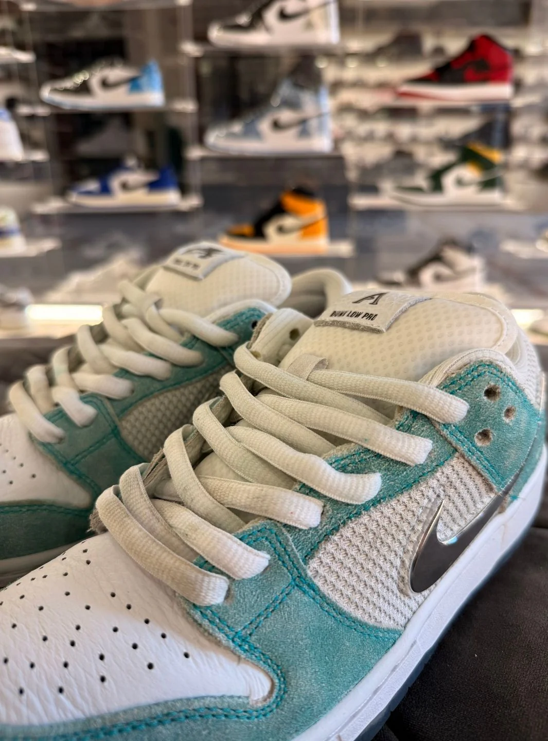 Nike SB Dunk Low April Skateboards - Usato 9/10 - Image 11