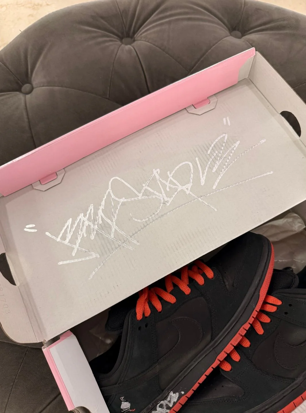 Nike SB Dunk Low Black Pigeon Signed Jeff Staple - Usato 9/10 - Image 14