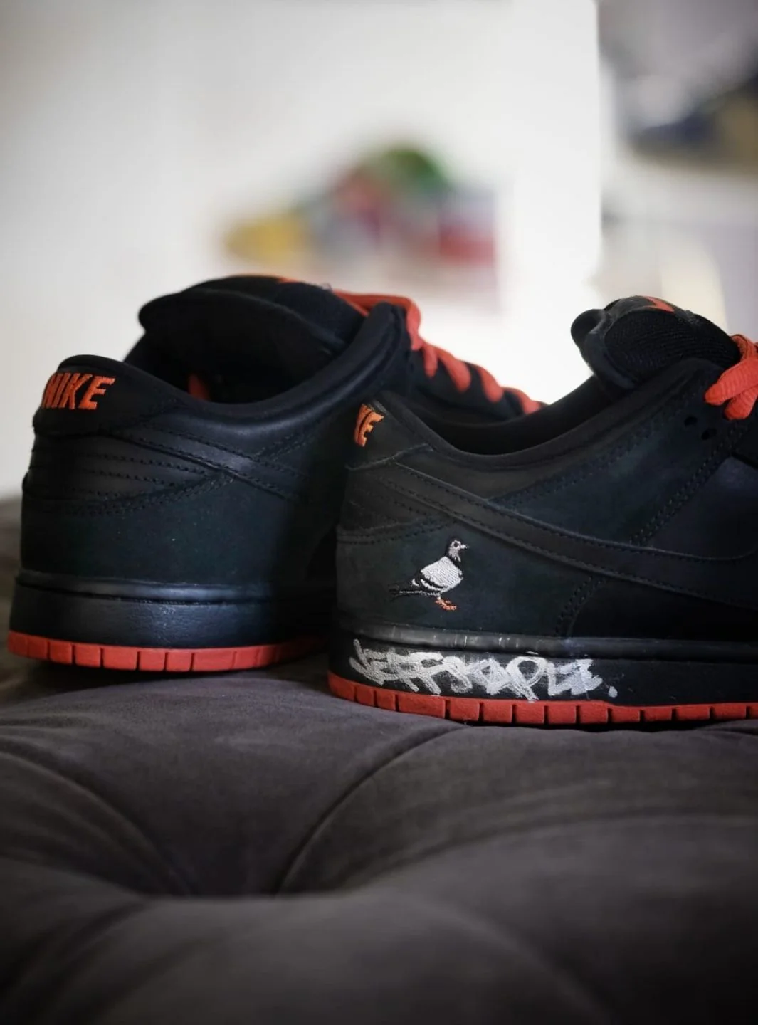 Nike SB Dunk Low Black Pigeon Signed Jeff Staple - Usato 9/10 - Image 18