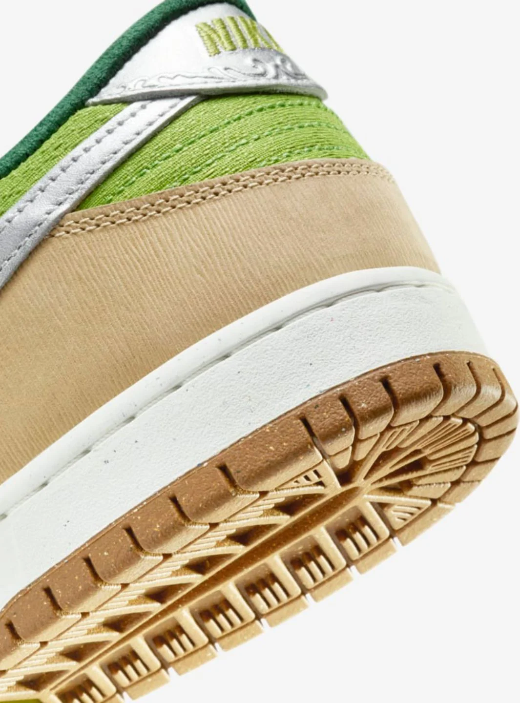 Nike SB Dunk Low Escargot - Image 5