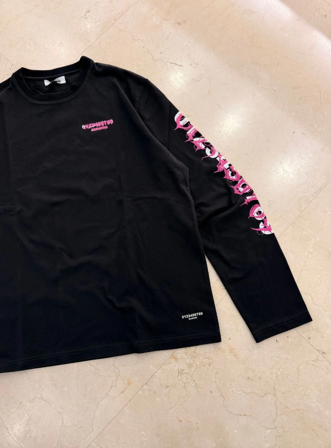 Numeri Archivio Longsleeve Black Fuchsia - Image 6